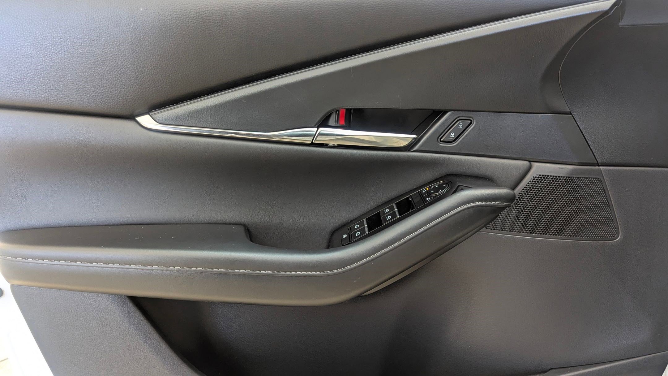 Used 2025 MAZDA CX-30 AWD 2.5 S w/ Preferred Package image 13