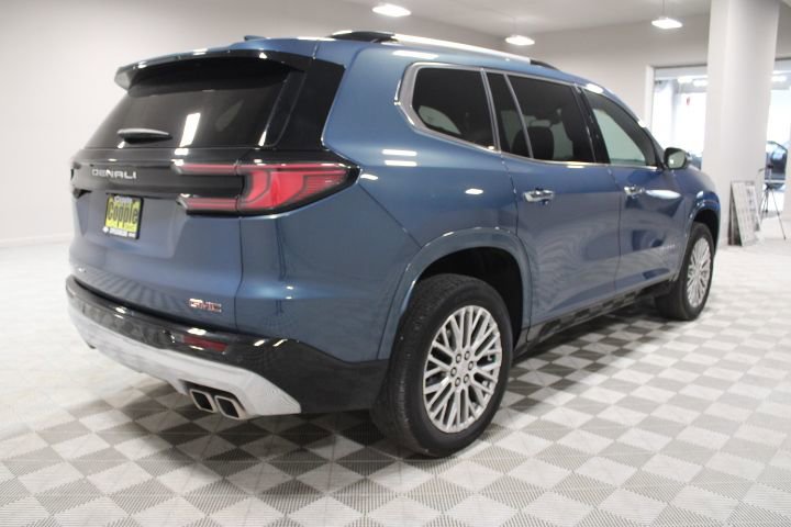 Used 2024 GMC Acadia Denali image 11
