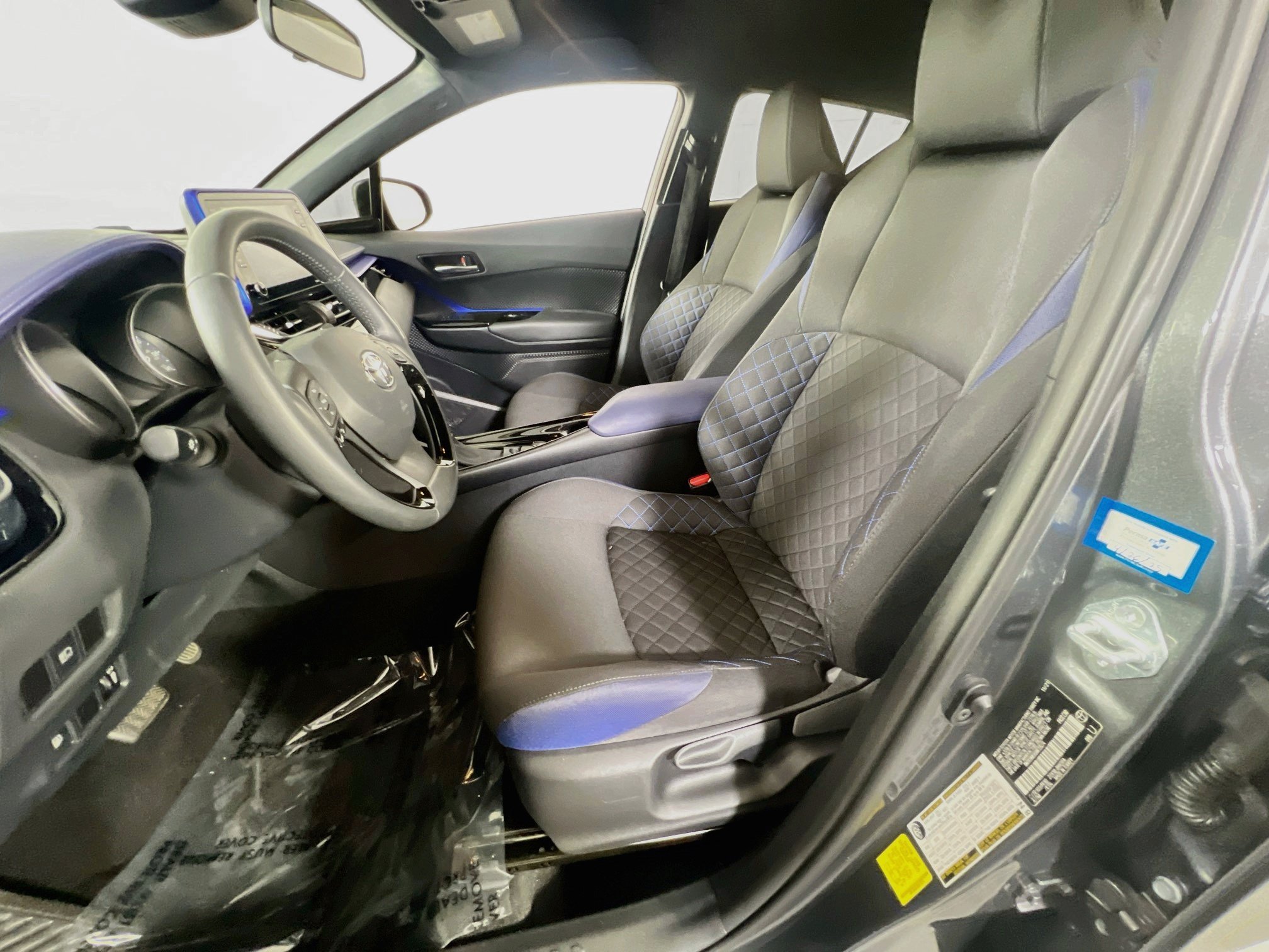 Used 2021 Toyota C-HR XLE FWD image 19