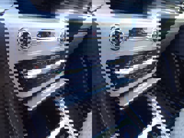 Used 2023 Ford Explorer XLT w/ Equipment Group 202A image 9