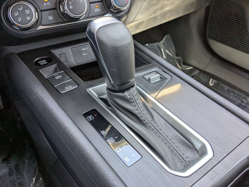 Used 2025 Nissan Kicks SV FWD image 22