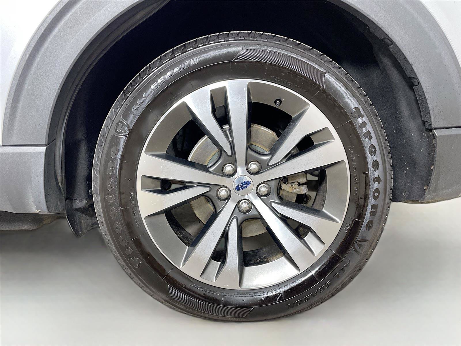 Used 2020 Ford Explorer Platinum w/ Premium Technology Package AWD/4WD image 32