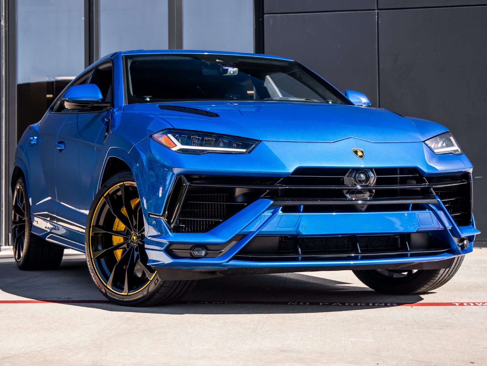 Used 2024 Lamborghini Urus S AWD/4WD image 2