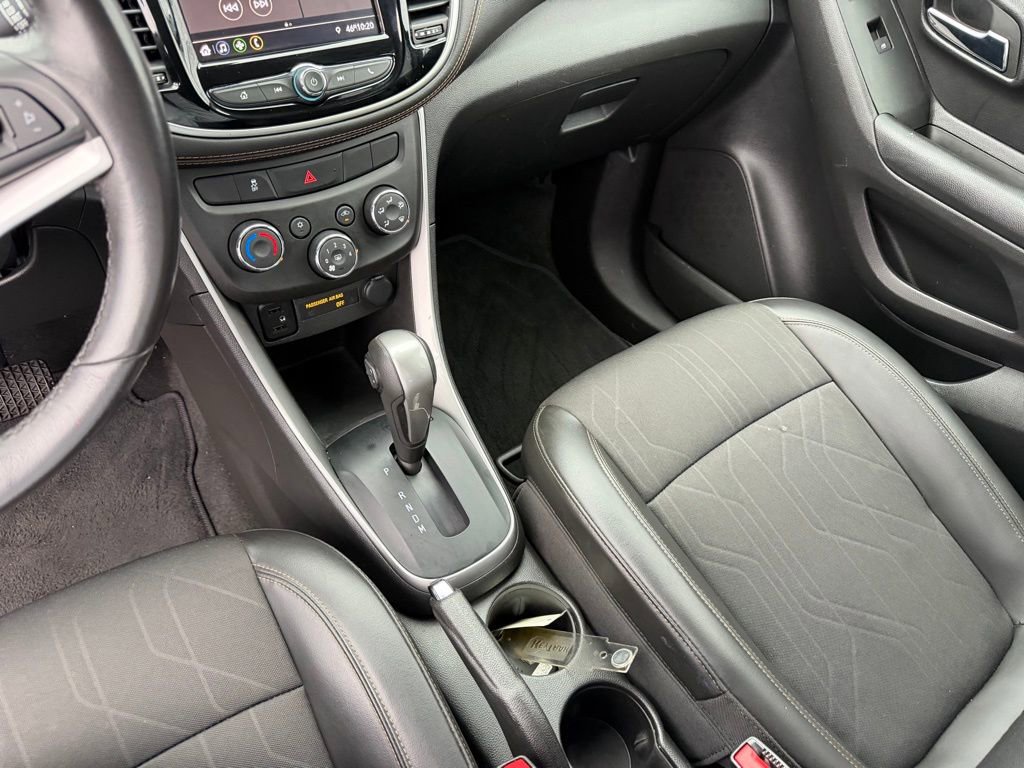 Used 2022 Chevrolet Trax LT w/ LT Convenience Package image 15
