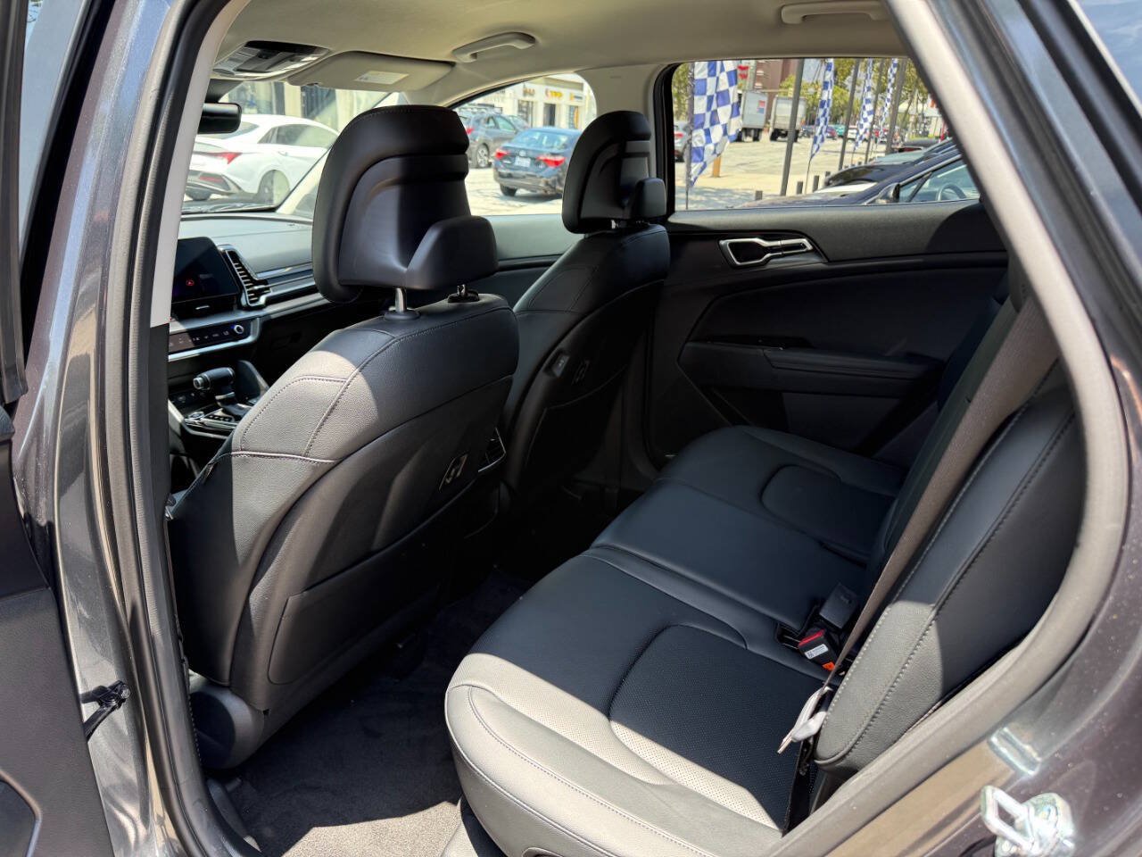 Used 2023 Kia Sportage EX FWD image 31