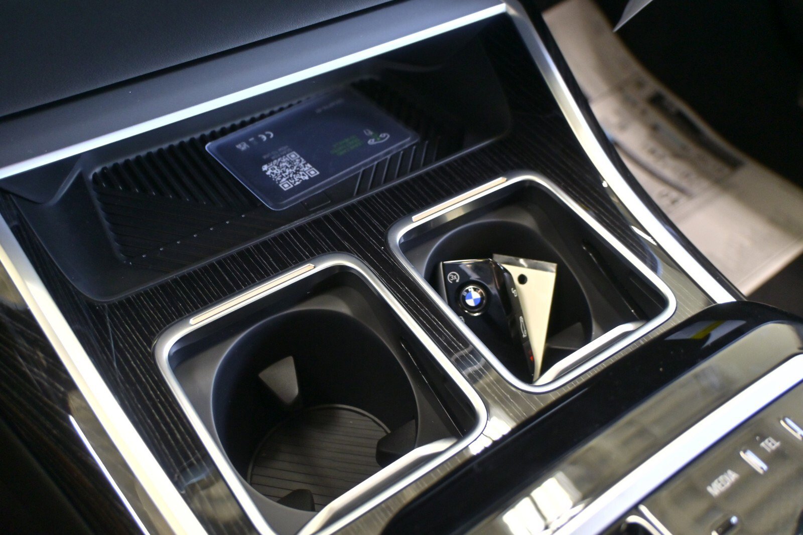 New 2026 BMW 750e xDrive w/ Executive Package image 24