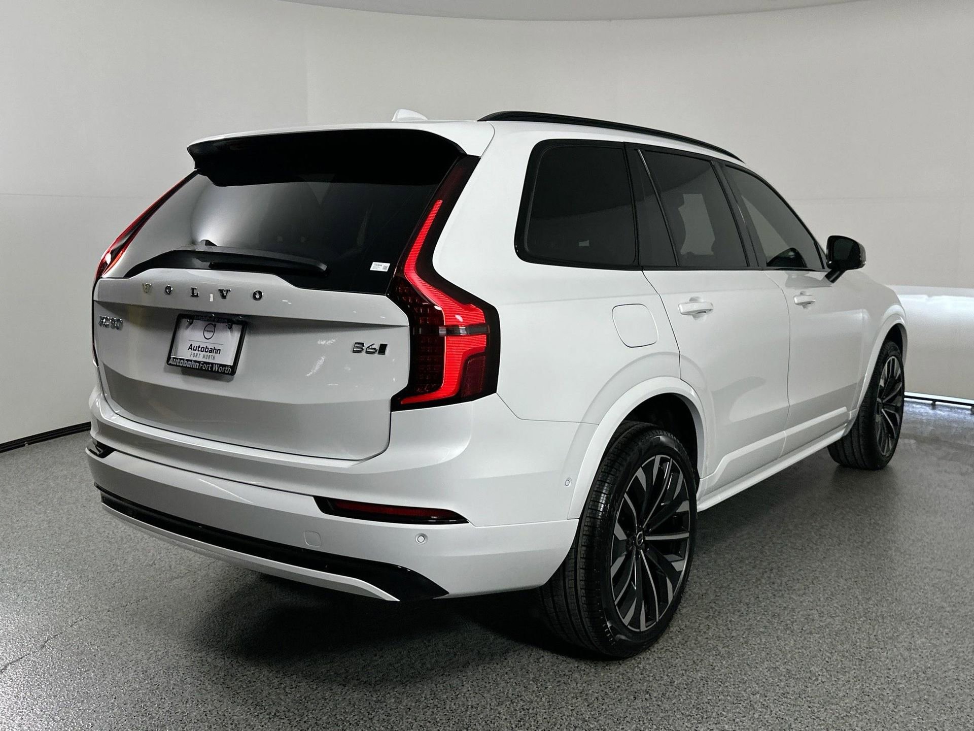 New 2026 Volvo XC90 B6 Ultra image 4