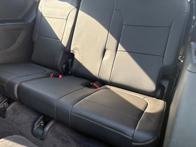 Used 2020 Chevrolet Traverse LT w/ LT Premium Package FWD image 16