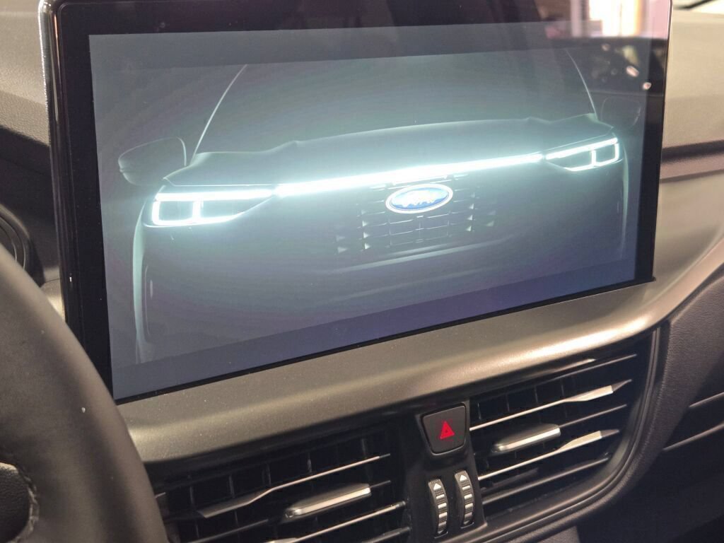 New 2025 Ford Escape SE w/ Class II Trailer Tow Package FWD image 28