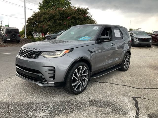 Used 2025 Land Rover Discovery Dynamic SE AWD/4WD image 1
