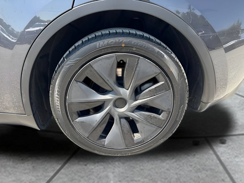 Used 2024 Tesla Model Y Long Range RWD image 22