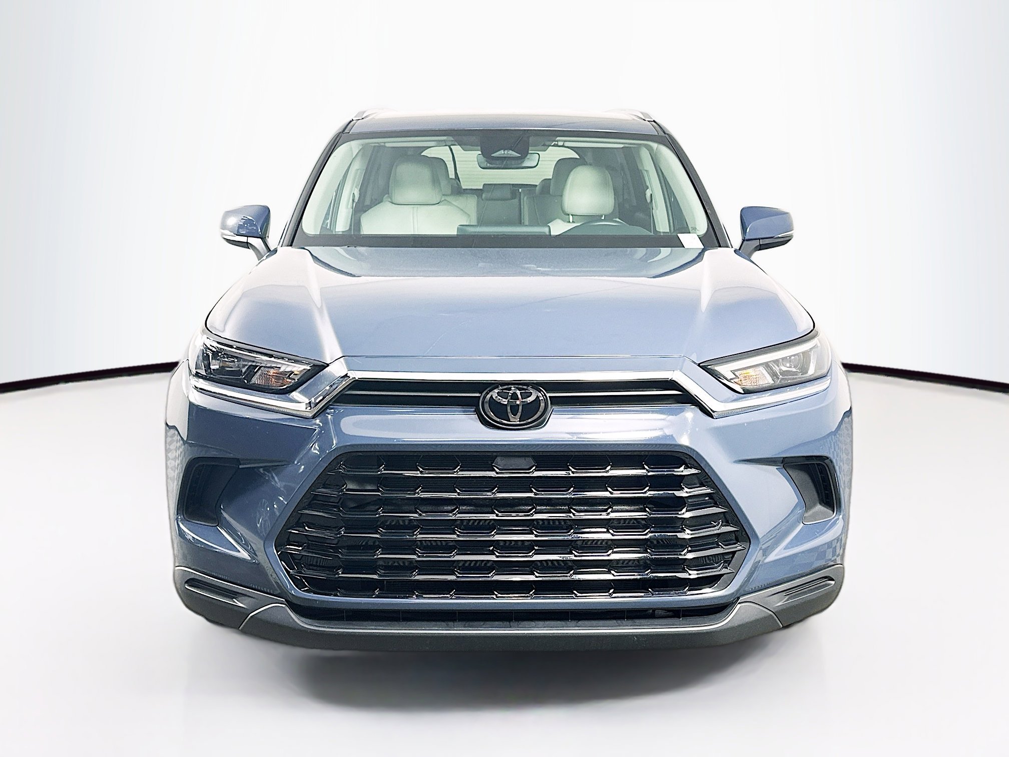 Used 2025 Toyota Grand Highlander FWD image 2