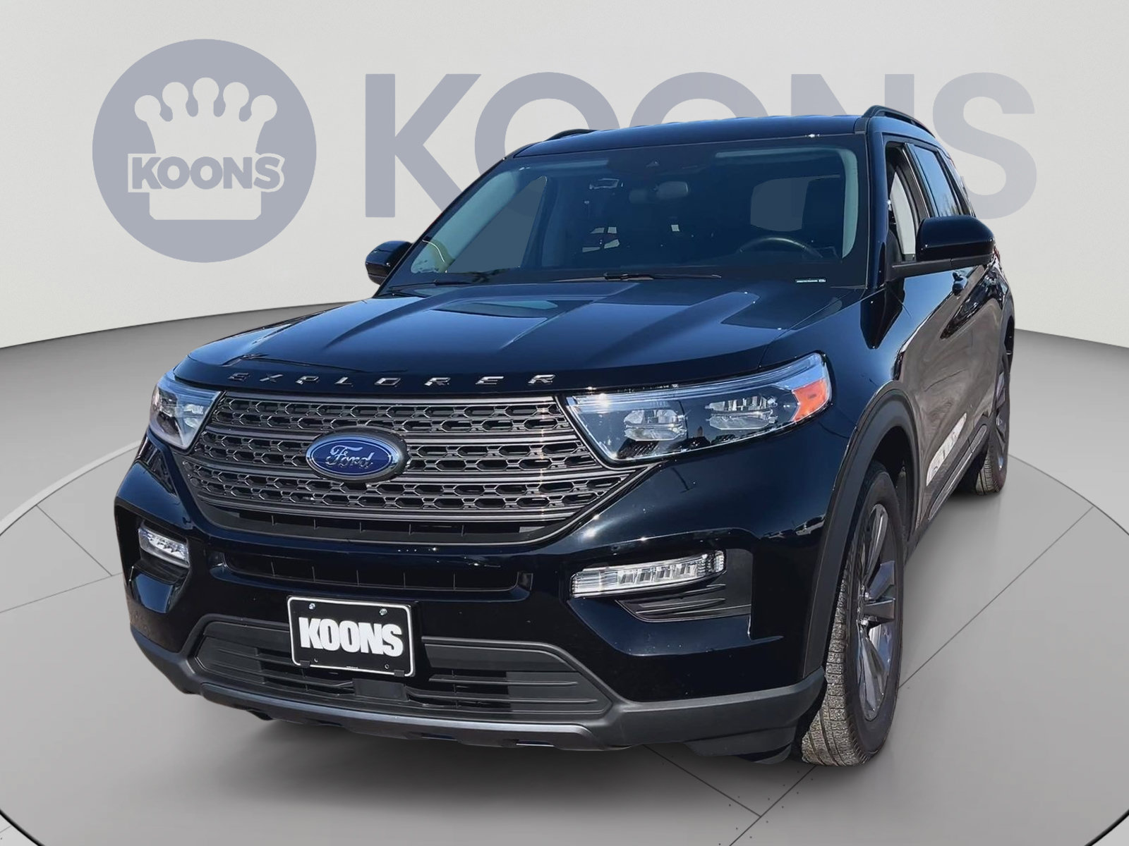 Used 2024 Ford Explorer XLT w/ Equipment Group 202A RWD image 5