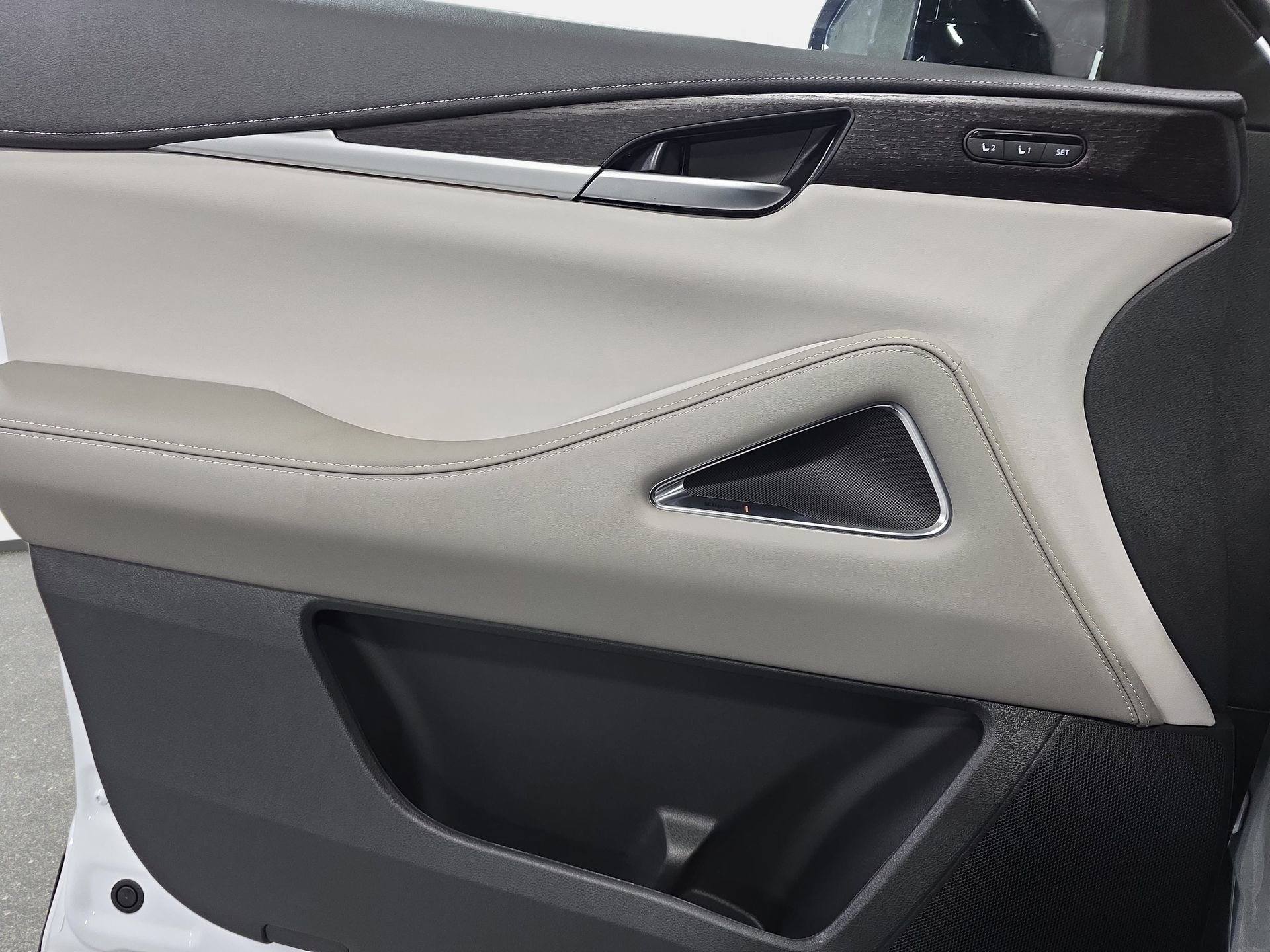 New 2026 INFINITI QX60 Autograph w/ Dark Cargo Package image 26