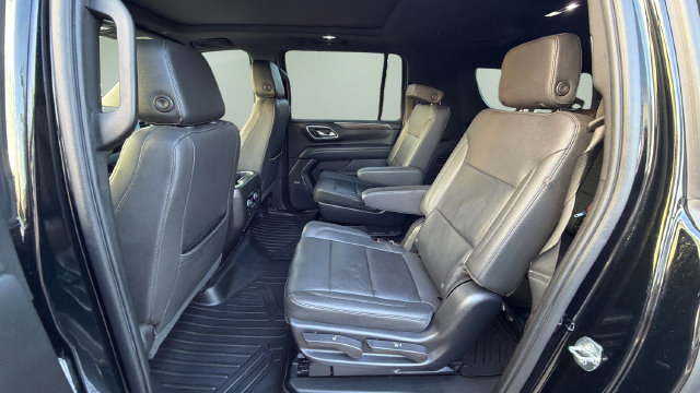 Used 2022 Chevrolet Suburban Z71 w/ Luxury Package AWD/4WD image 20