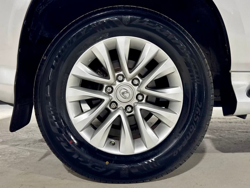 Used 2014 Lexus GX 460 image 36