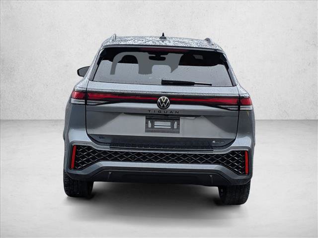 New 2026 Volkswagen Tiguan SE R-Line image 8