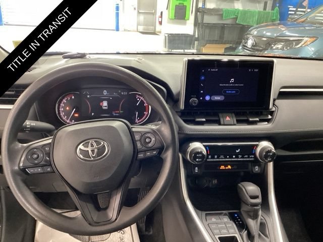 Used 2025 Toyota RAV4 XLE AWD/4WD image 6