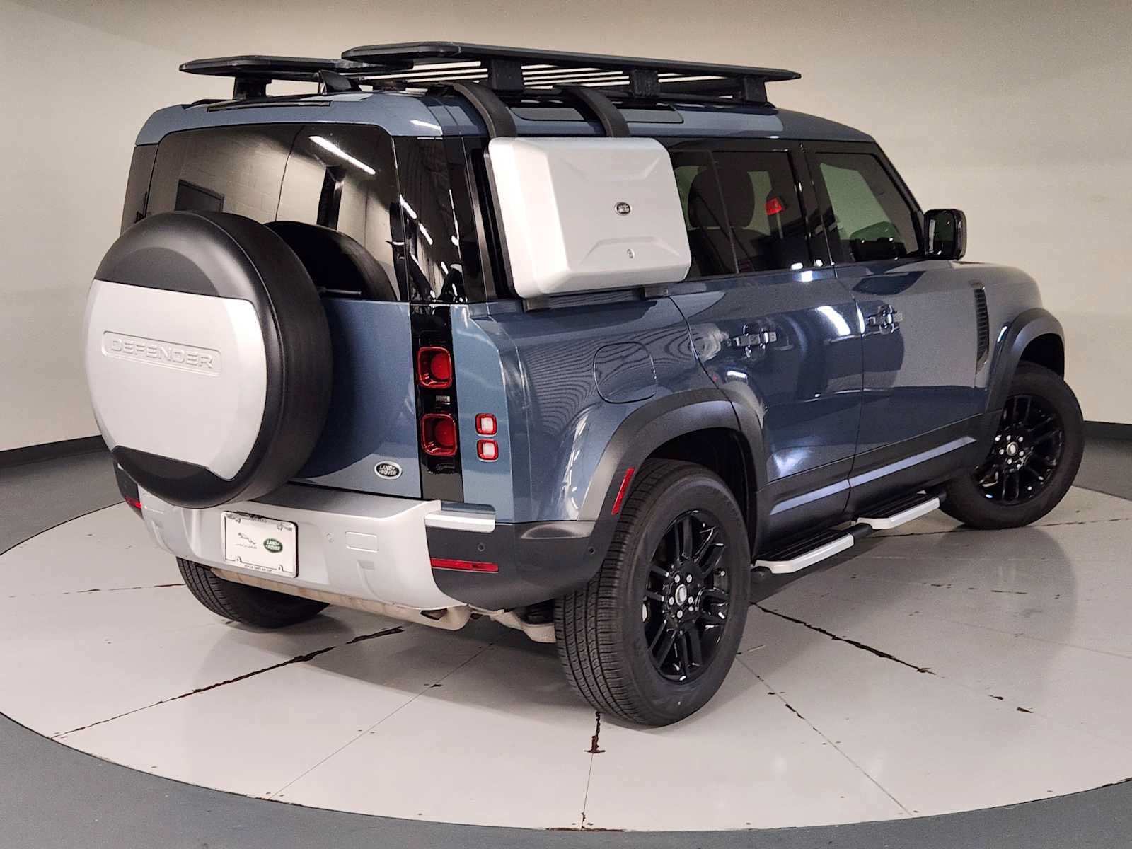 Used 2023 Land Rover Defender 110 S AWD/4WD image 2