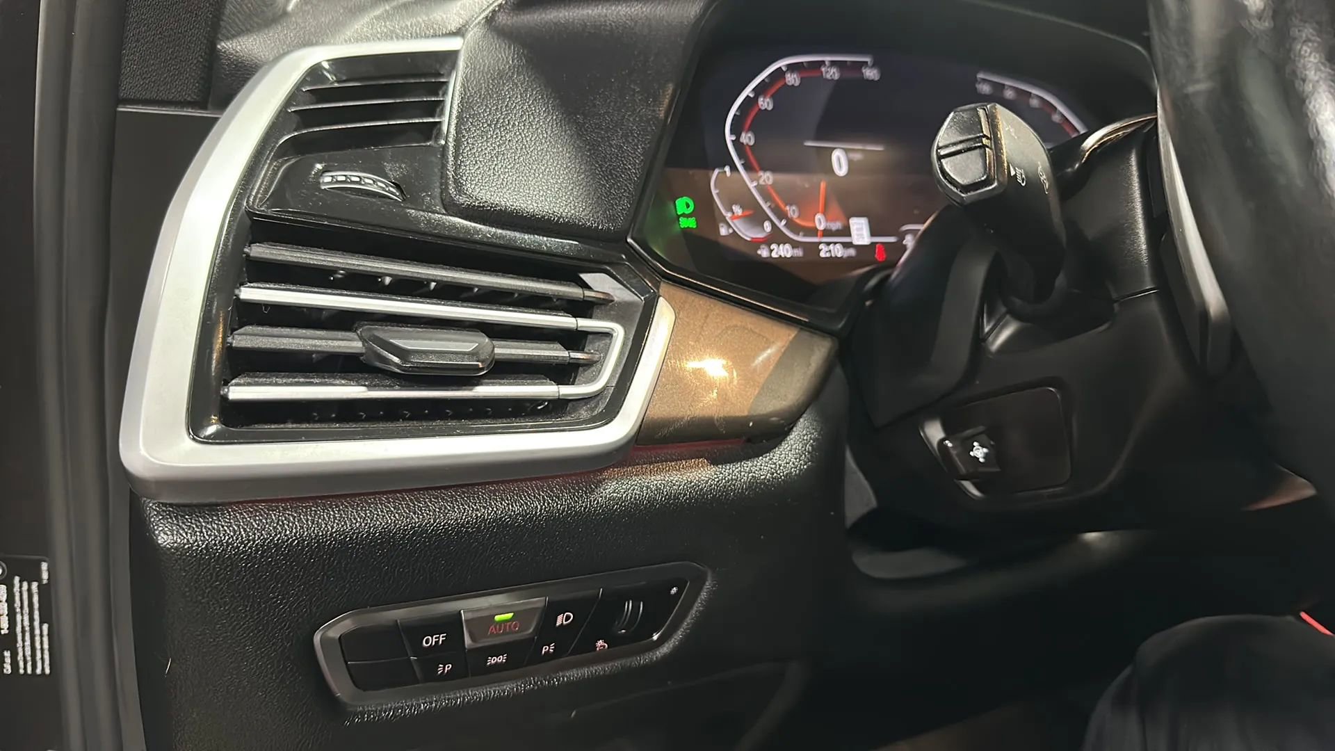 Used 2022 BMW X5 xDrive40i w/ Premium Package image 28