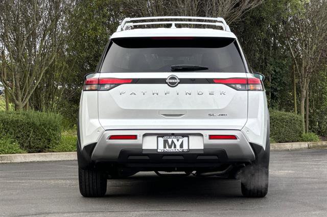 New 2025 Nissan Pathfinder SL image 5