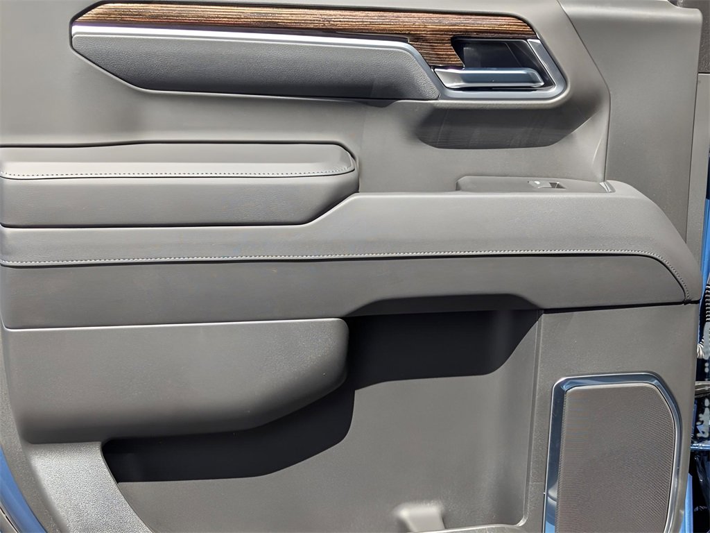 New 2025 GMC Sierra 1500 Elevation image 15