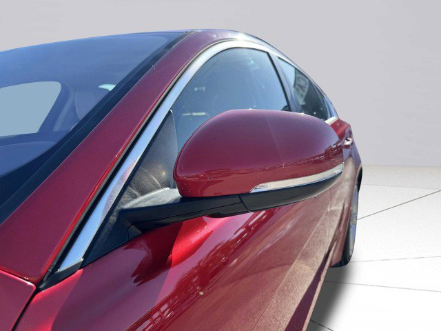 Used 2019 Jaguar XE Premium image 15