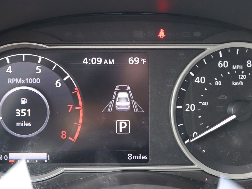 New 2025 Nissan Versa SR w/ Trunk Package image 22