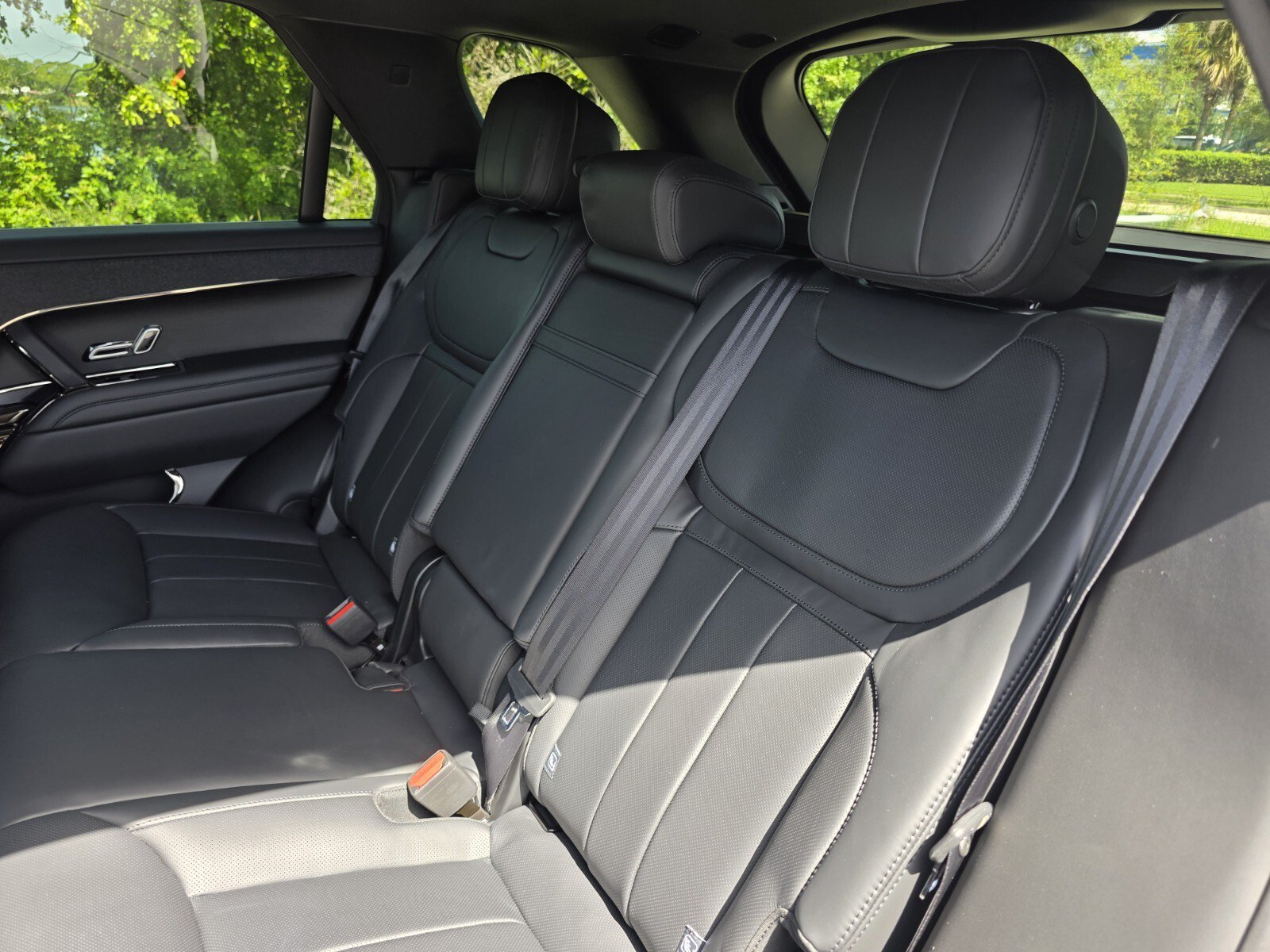 New 2026 Land Rover Range Rover Sport Dynamic SE AWD/4WD image 13