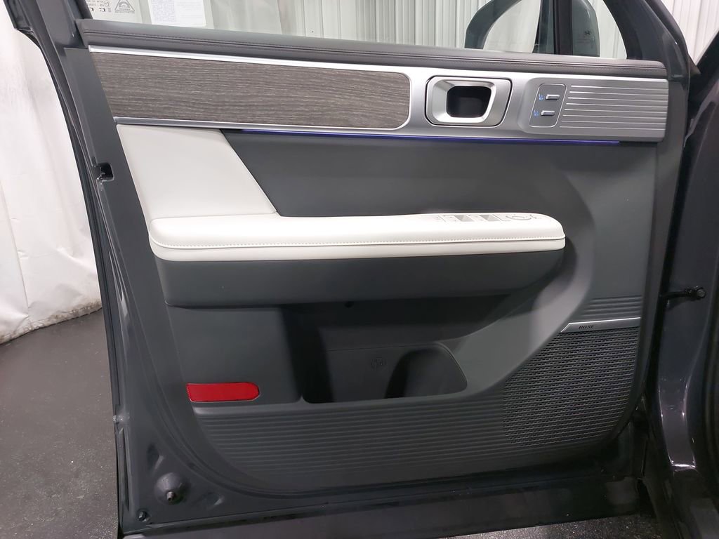 Used 2025 Hyundai Santa Fe Limited image 30