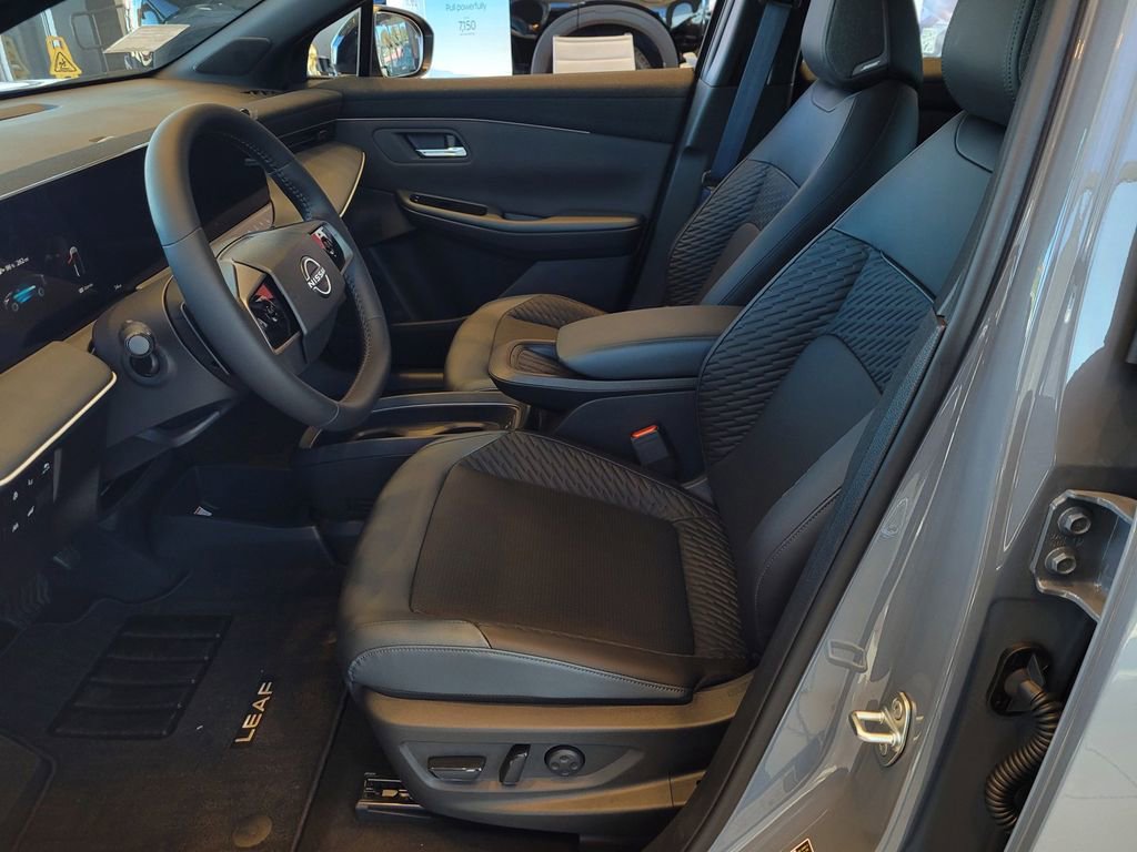 New 2026 Nissan Leaf Platinum+ w/ Cargo Package (Platinum+) image 5