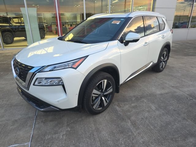 Used 2023 Nissan Rogue SL w/ SL Premium Package FWD image 3