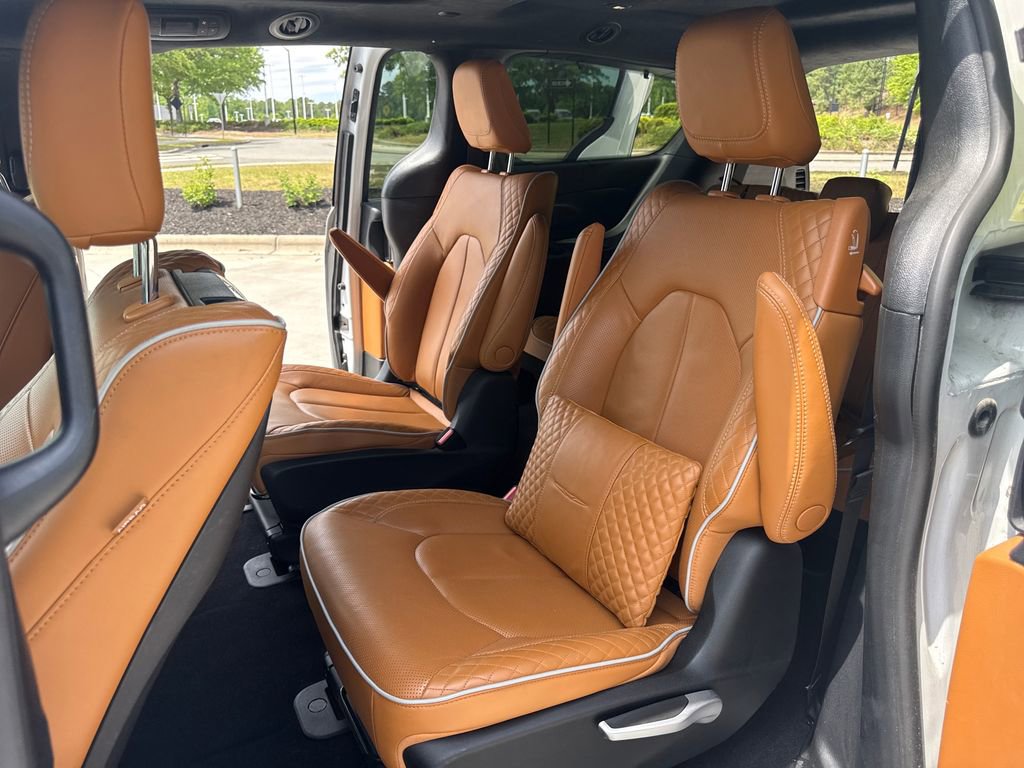 Used 2022 Chrysler Pacifica Pinnacle FWD image 30