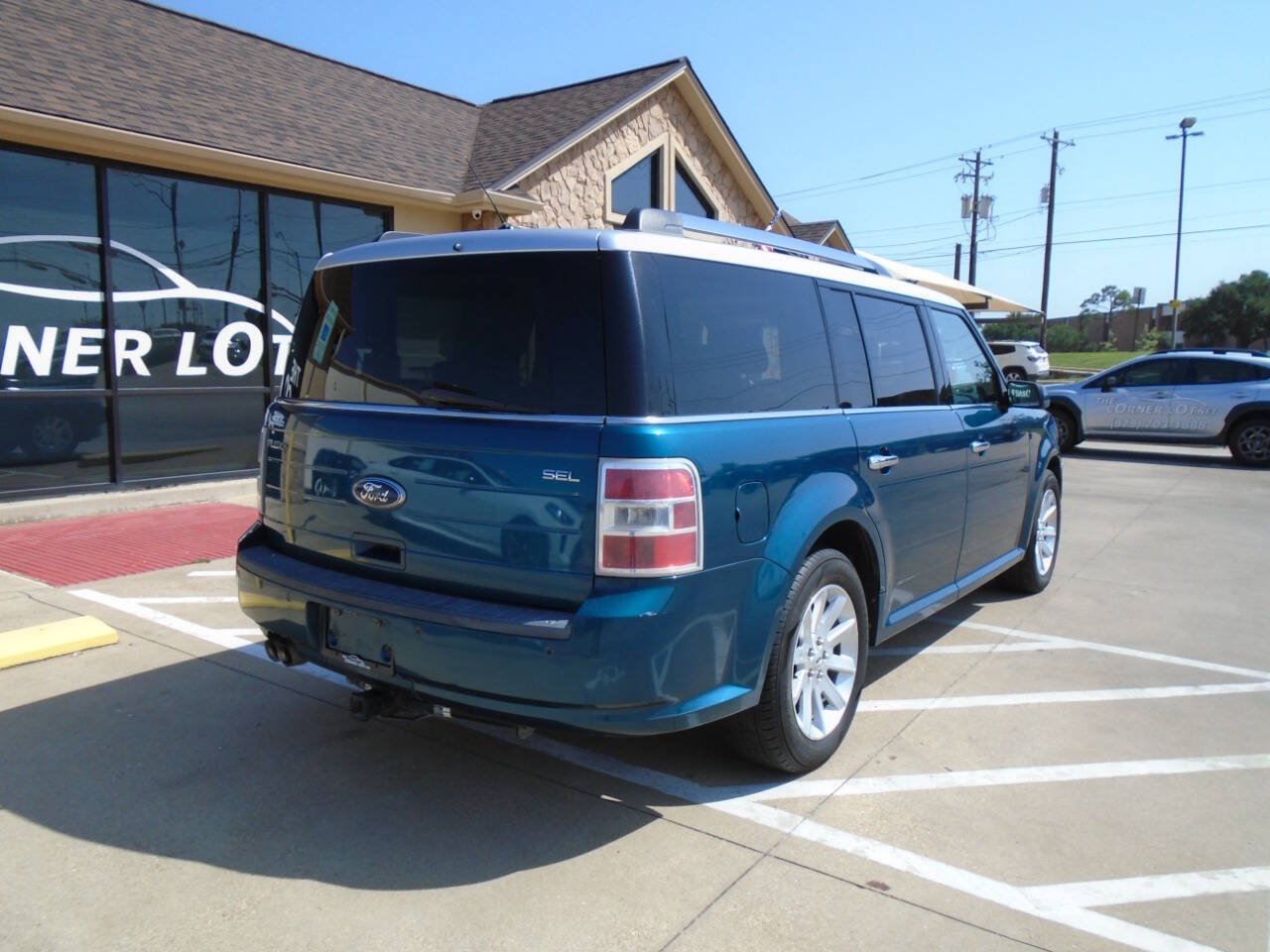 Used 2011 Ford Flex SEL w/ Rapid Spec Order Code FWD image 8