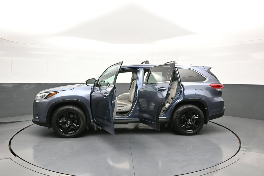 Used 2017 Toyota Highlander Limited Platinum w/ Carpet Mat Package AWD/4WD image 45