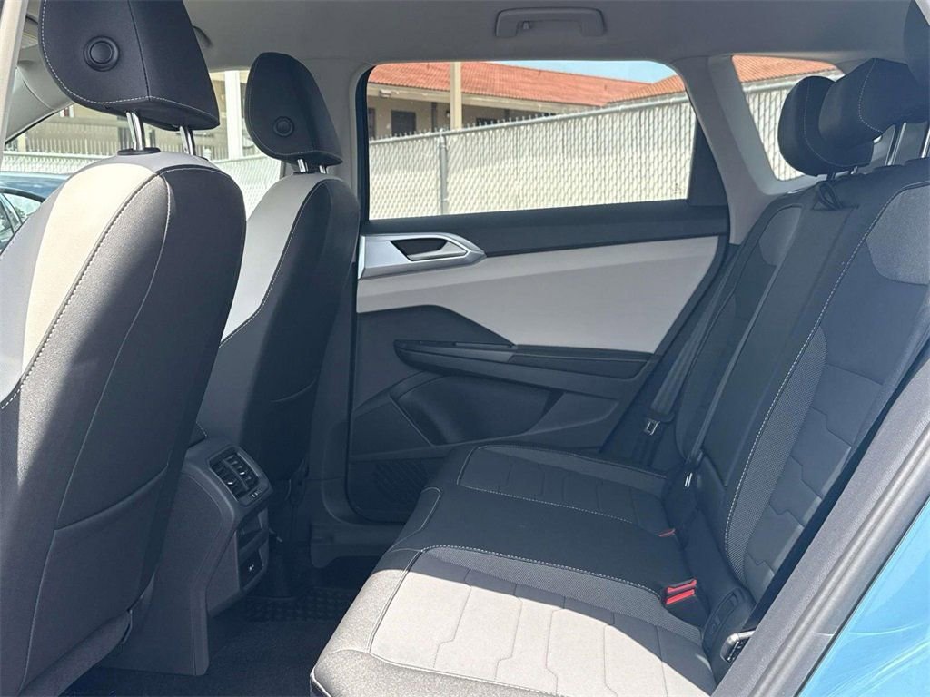 New 2025 Volkswagen Taos SE image 32