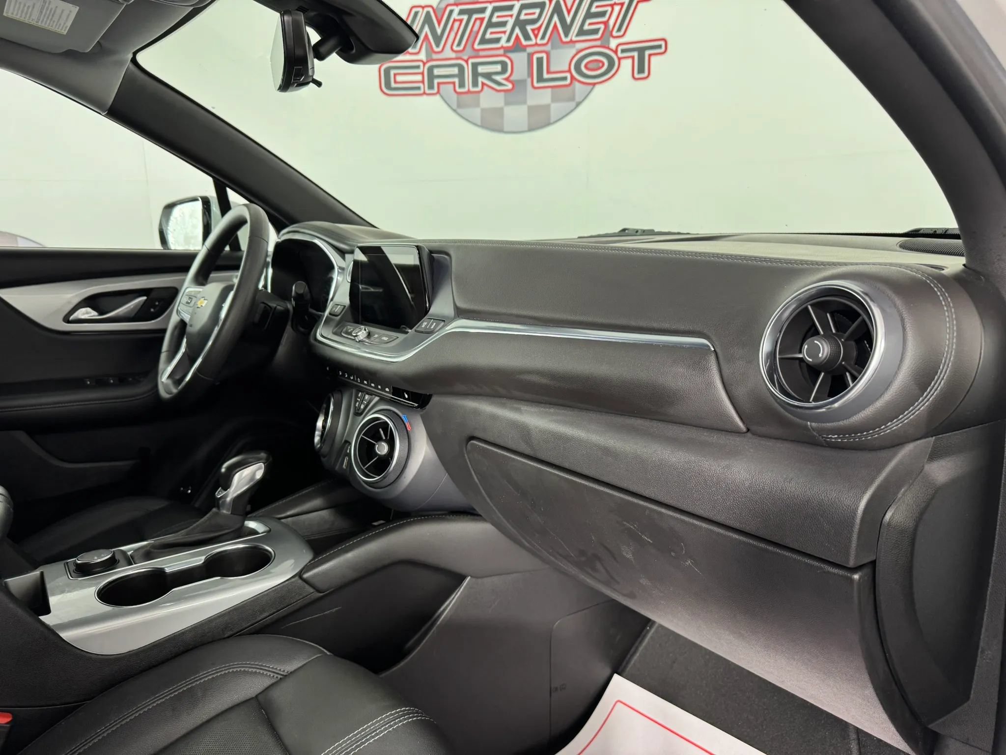 Used 2022 Chevrolet Blazer LT w/ Sound & Technology Package AWD/4WD image 12