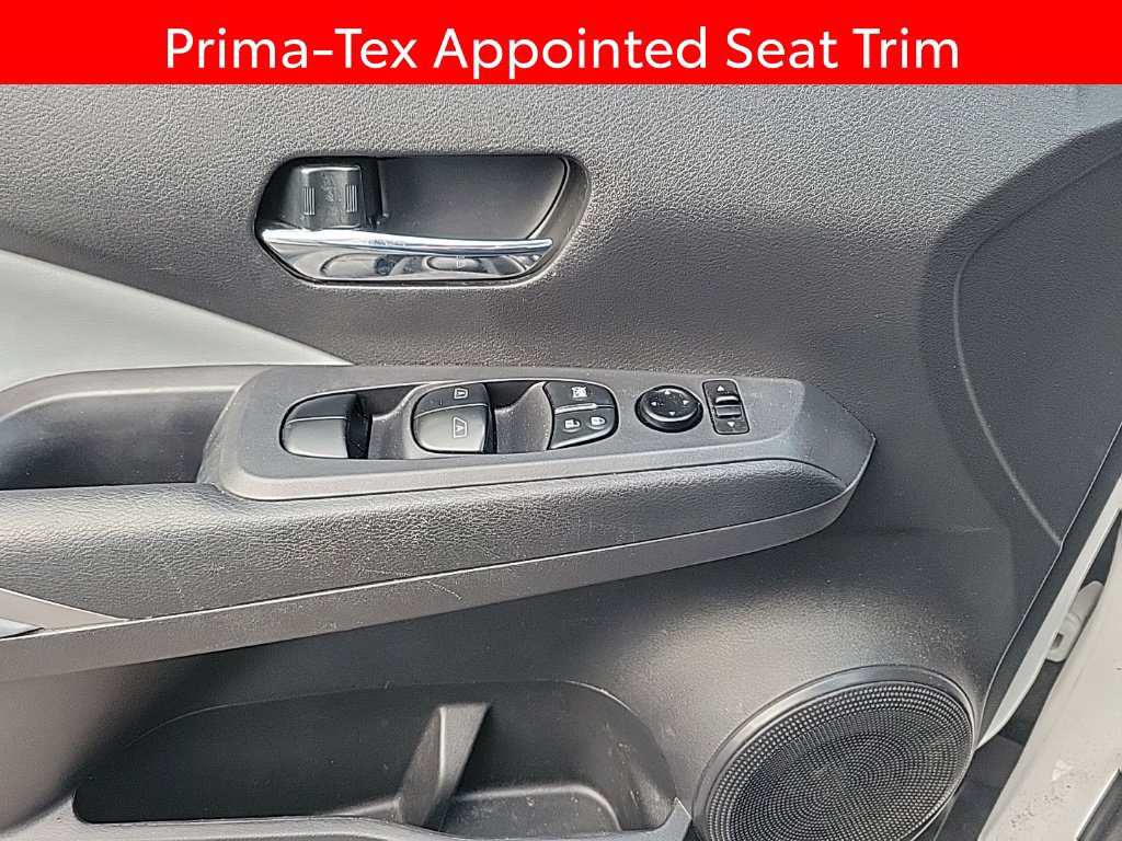 Used 2023 Nissan Kicks SR w/ SR Premium Package FWD image 12