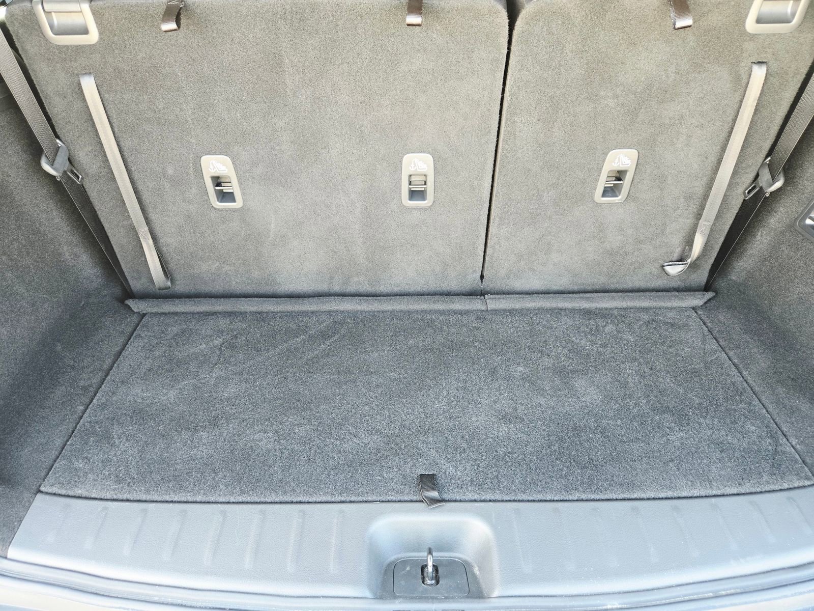 Used 2025 Nissan Pathfinder S image 27