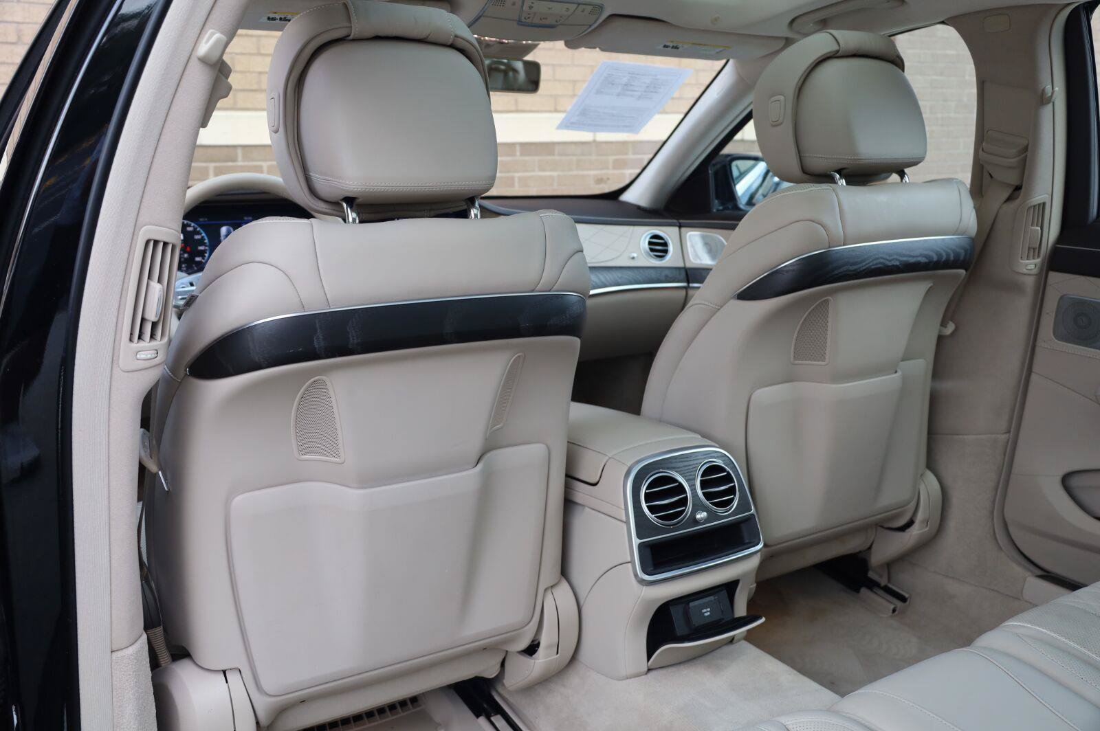Used 2018 Mercedes-Benz S 560 Sedan image 24