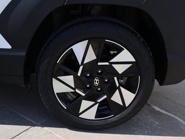 Used 2025 Hyundai Kona SEL image 42