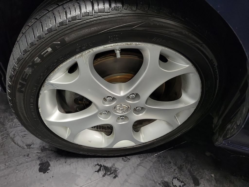 Used 2010 MAZDA MAZDA5 Sport FWD image 13