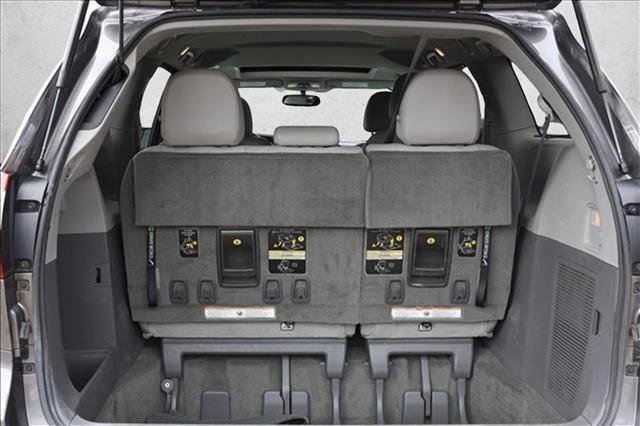 Used 2016 Toyota Sienna XLE w/ XLE Navigation Package image 26