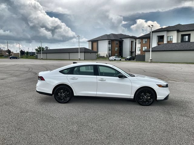 Certified 2025 Honda Accord SE image 13