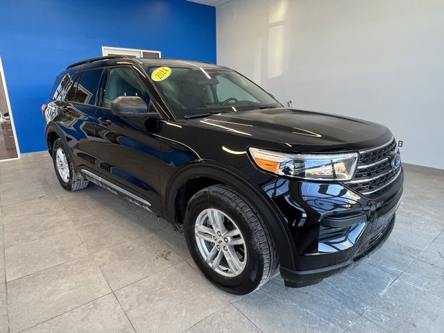 Used 2024 Ford Explorer XLT w/ Class IV Trailer Tow Package image 3