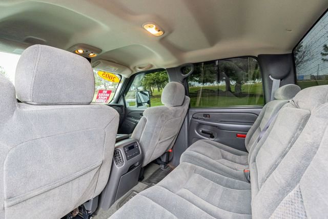 Used 2005 Chevrolet Silverado 2500 LS w/ Heavy-Duty Power Package AWD/4WD image 12