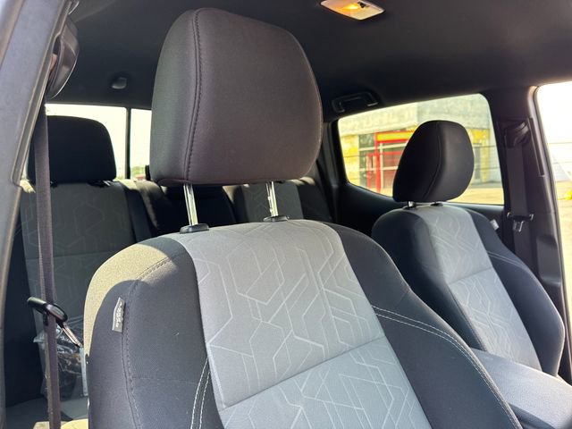 Used 2022 Toyota Tacoma TRD Off-Road AWD/4WD image 24