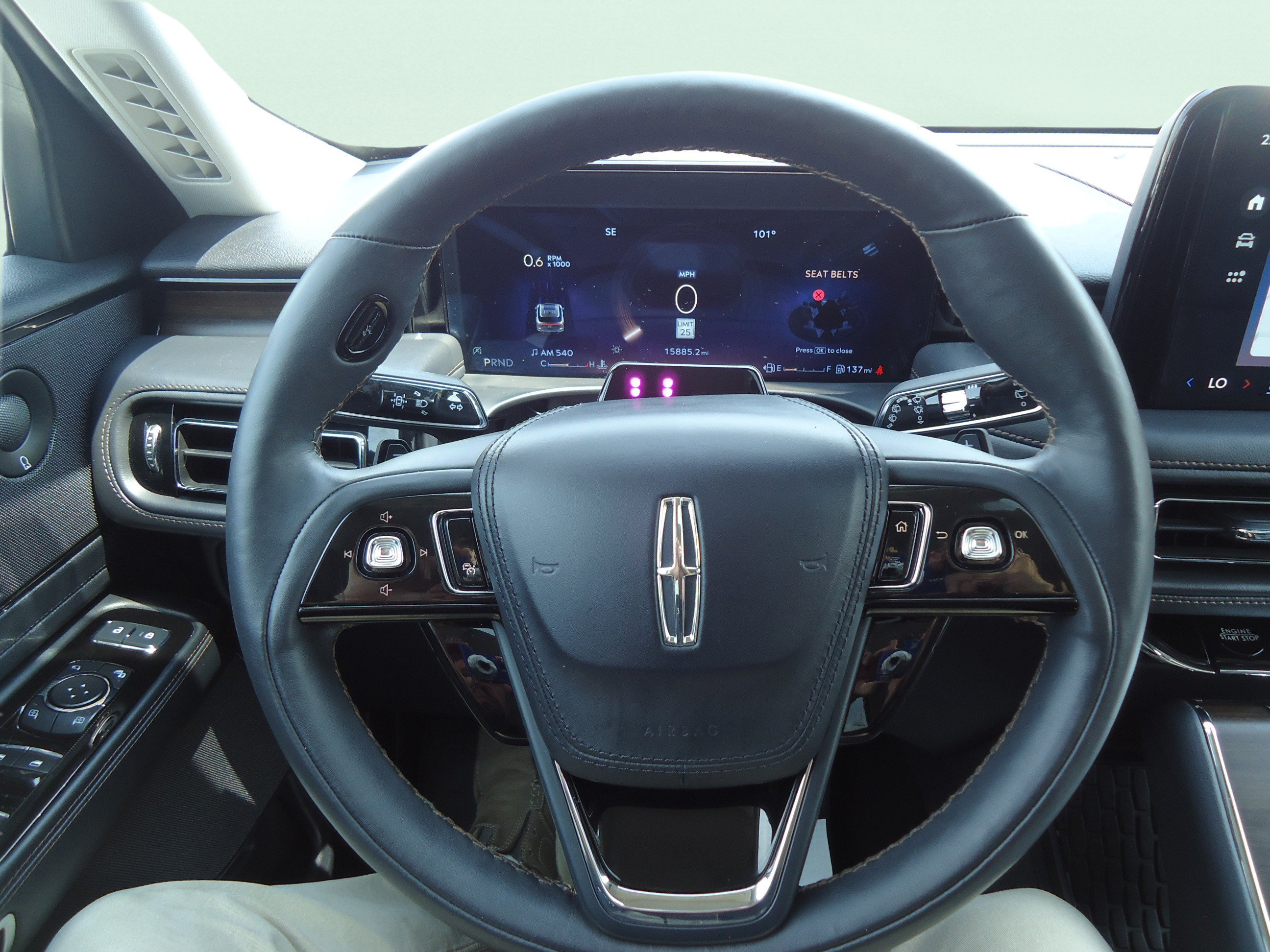 Certified 2025 Lincoln Aviator Reserve w/ Jet Appearance Package AWD/4WD image 12