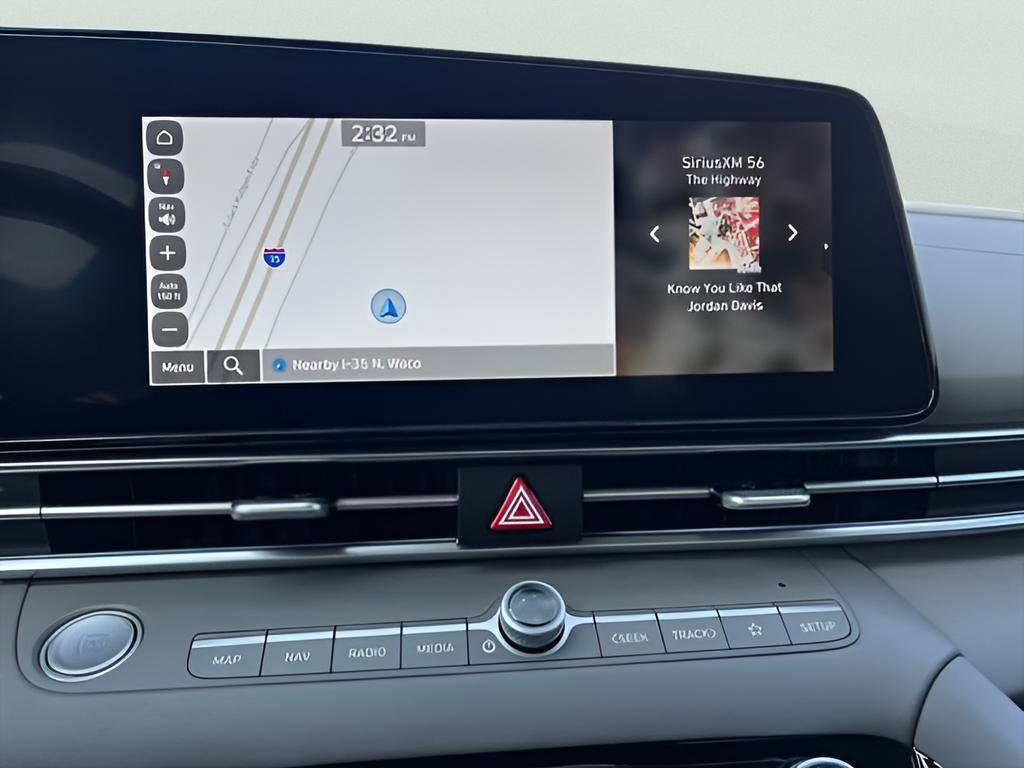 Used 2025 Hyundai Elantra SEL FWD image 30