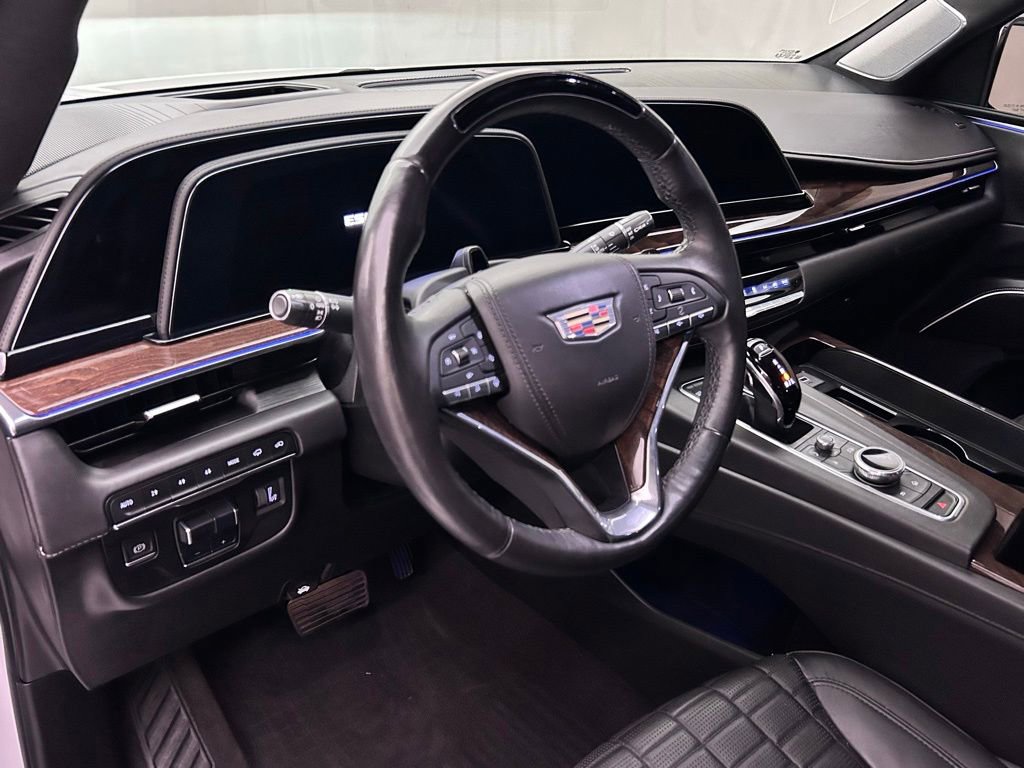 Used 2022 Cadillac Escalade ESV Sport Platinum w/ Heavy-Duty Trailer Package AWD/4WD image 12